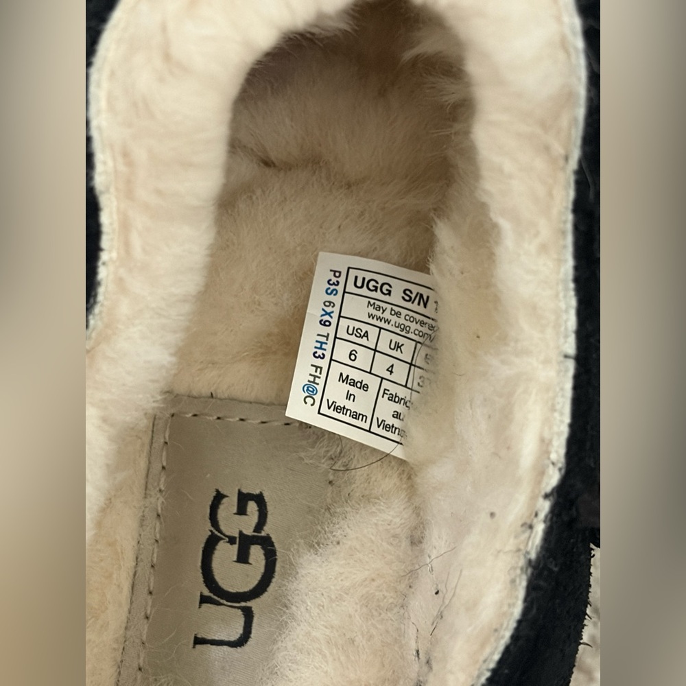 Black Ugg Classic Micro - Picture 2 of 6